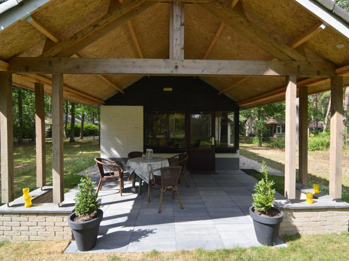 Detached Bungalow With Lovely Covered Terrace In A Nature Rich Holiday Park Stramproy Экстерьер фото